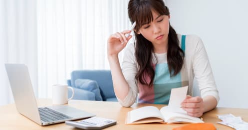 現金貯金が100万円まで目減りした30代共働き4人家族「車両費や結婚式など特別費にお金が消える」