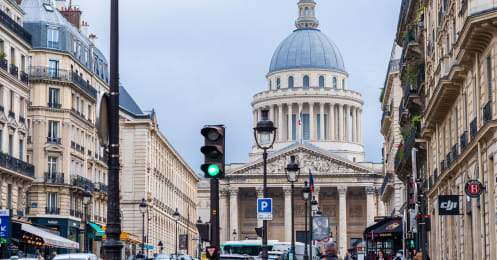 仏版“Go To トラベル”の結果、経済と感染状況はどうなったか。世論調査では意外な結果が