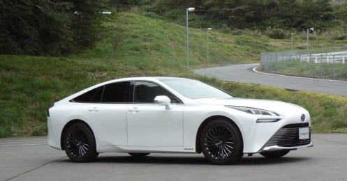 「トヨタ・MIRAI」6年ぶりの新型、 進化した“近未来水素カー”の全貌は？