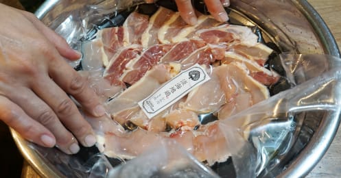 黄金の出汁にすだち麹酢　大阪発・高級鶏すき焼きミールキットを取り寄せてみた！