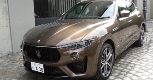 マセラティのSUV、名門ファッションブランドが仕立てたインテリアの触感は？