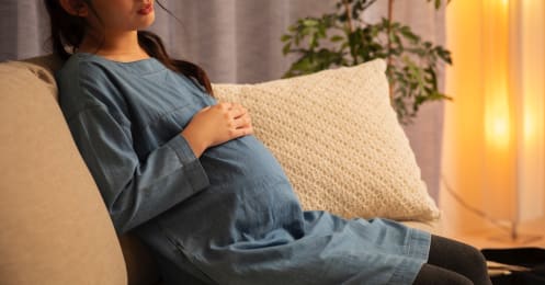 夫の収入が不安定で「2人目の壁」に悩む34歳妻。子育て後に残る老後資金は？