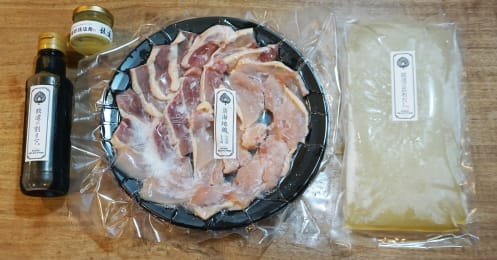 黄金の出汁にすだち麹酢　大阪発・高級鶏すき焼きミールキットを取り寄せてみた！