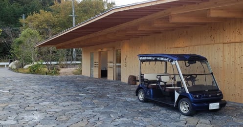 離れに車を横付けでチェックイン、「絶妙なタイミング」と評論家が唸った温泉宿