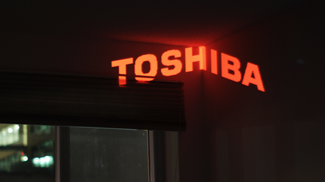 数日で株価半減 昨年末 東芝に何が起きたのか振り返る money plus