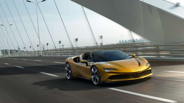 3台で1億3000万円、世界最先端を行くプレミアムなスーパーカー – MONEY