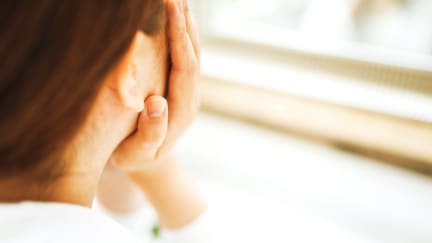 愛はお金では買えない と思っていたけれど 友人の玉の輿に モヤモヤする女性 Money Plus