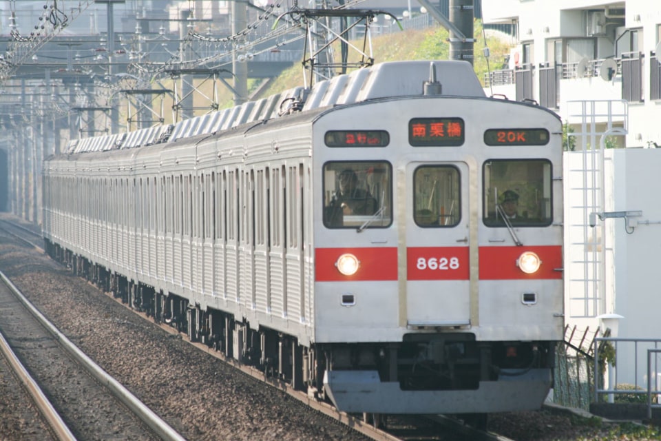 Jr 東急 東京メトロなどで通勤電車の車体が 銀色 ばかりになった 深い理由 Money Plus
