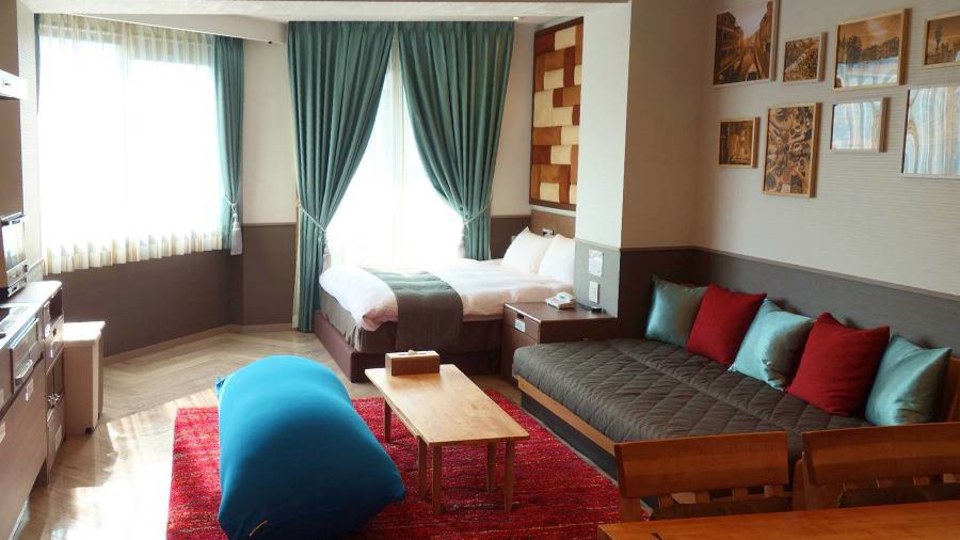 新宿で全室45平米 ひとり約1万円で 自宅のようにくつろげる ホテル誕生 Money Plus