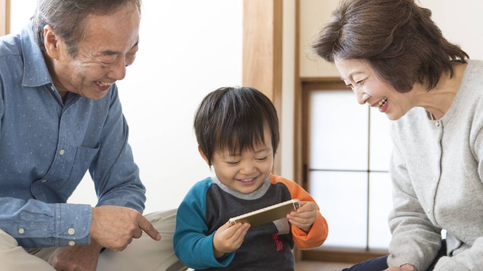 祖父母からわが子へのおこづかい 親はどこまで口出ししていい Money Plus