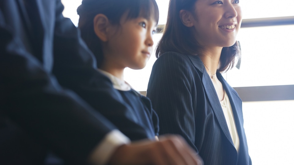 世帯年収2700万夫婦 子ども2人私立小学校で 贅沢な暮らしは維持できる money plus