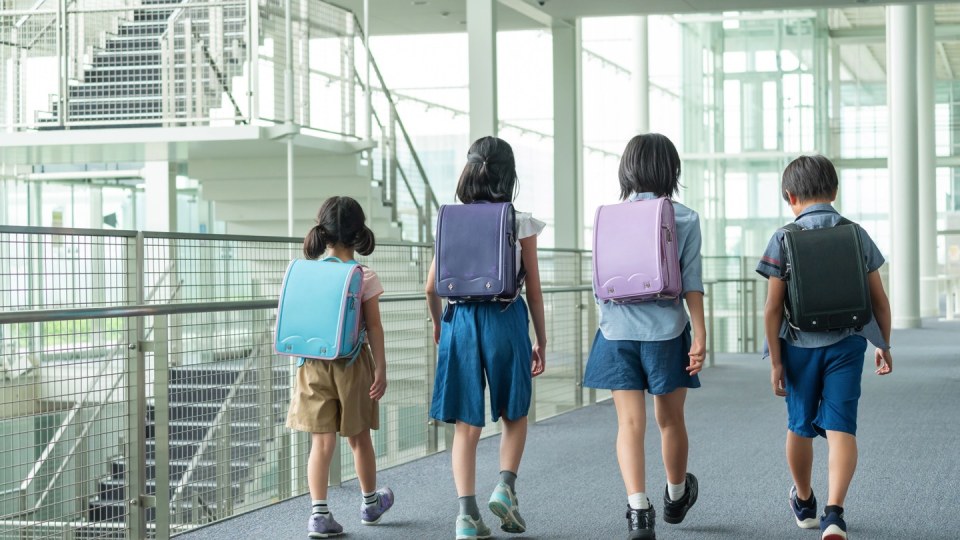 手取り年収880万 子ども4人を育てて老後資金を貯められる money plus