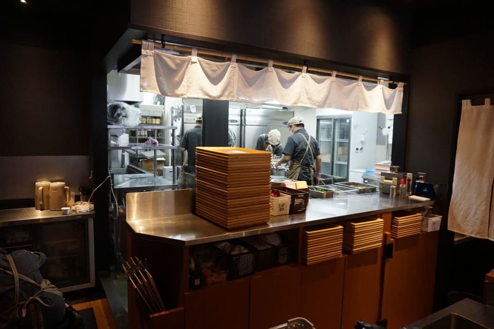 かつや を展開する企業が ビジネスパーソンの 食 を徹底して考えた とろろそば専門店 とは Money Plus