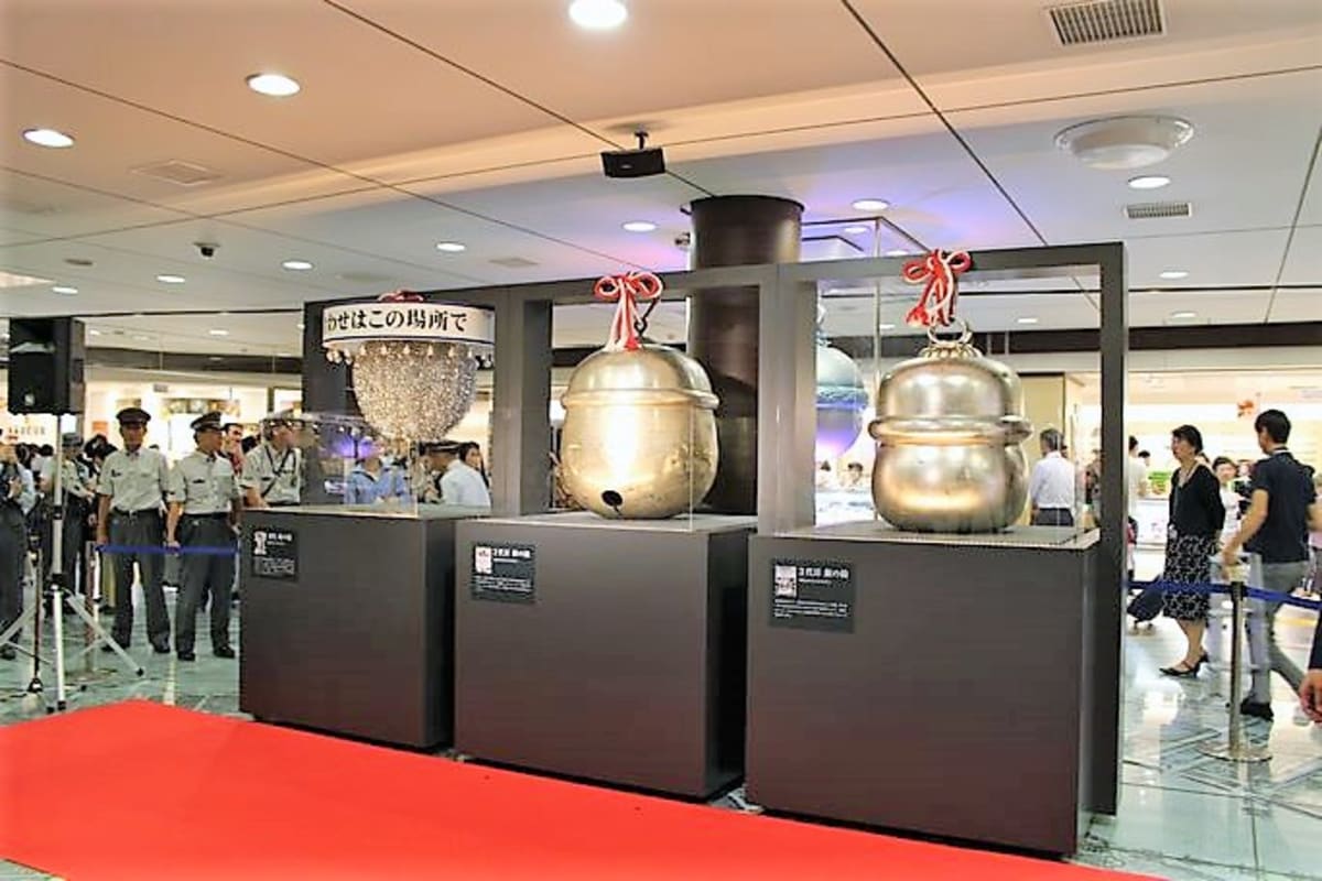 出会いと別れを50年､東京駅｢銀の鈴｣フェアがアツい MONEY PLUS