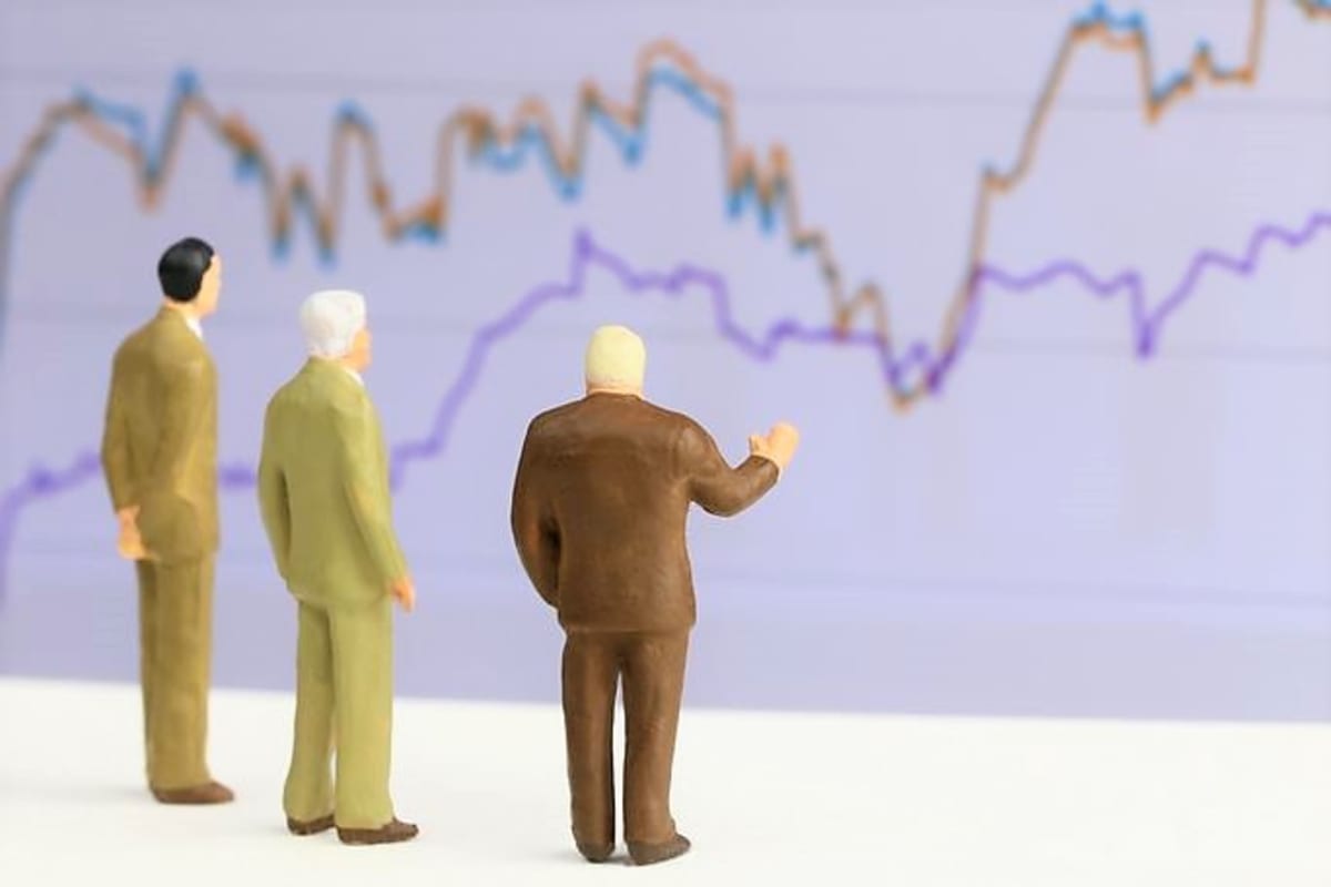 株式市場に強気と弱気が共存、個人投資家はどうすべき? MONEY PLUS