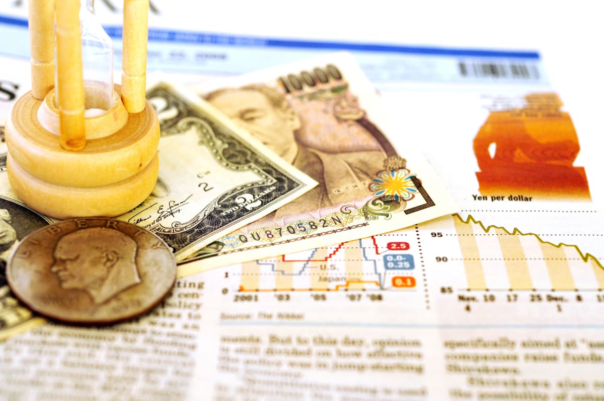 投資に仮想通貨…今人気の「お金・投資本」ランキング – MONEY PLUS