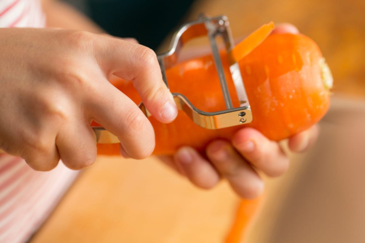 野菜は皮ごと料理が正解 栄養を取り逃さずに食べる方法 Money Plus