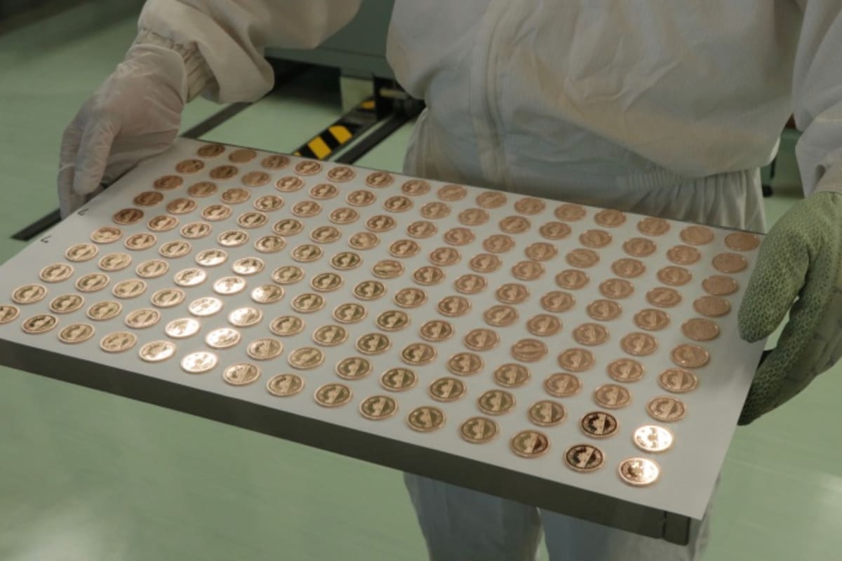 お金はどこで造られる？ 造幣局の“貨幣誕生”へ密着 – MONEY PLUS