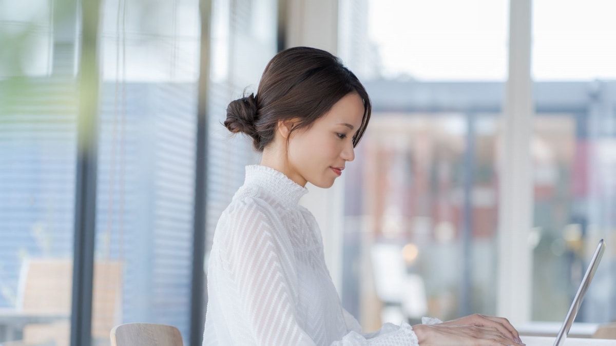 証券会社に口座を開くなら基準はどこ？「個人の証券取引はオンライン証券を選ぶ理由」 MONEY PLUS