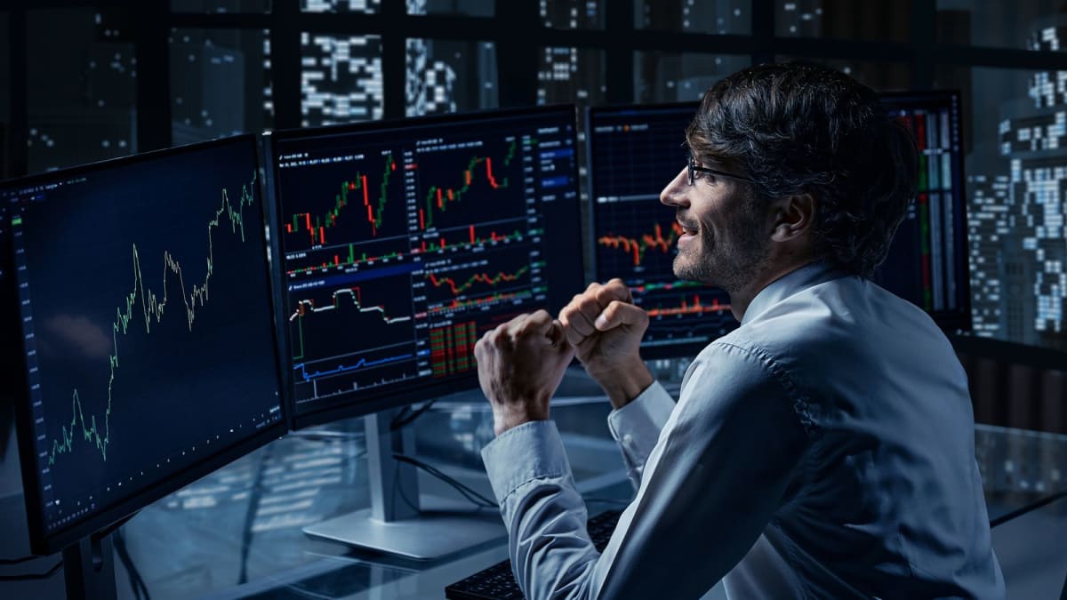 日本のGDPを超える運用金額。世界最大の投資会社・ブラックロックは今どこに投資しているのか – MONEY PLUS