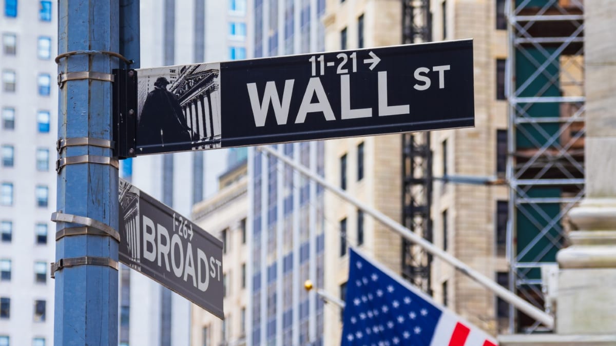 個人資産は1000億ドル超え 投資の神様 ウォーレン バフェットの投資先3銘柄 Money Plus 個人資産は1000億ドル超え 投資の神様 ウォーレン バフェットの投資先3銘柄 Money Plus