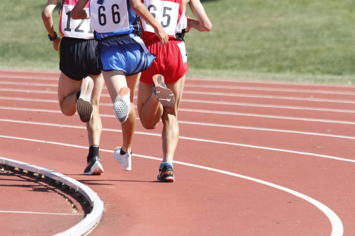 アシックスとミズノの株価は半年で約2倍に…その他スポーツブランド3社と差が広がる – MONEY PLUS