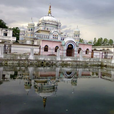 Hatch Back Eg Beat I10 Ritz Cartrip They all are surrounding to jabalpur city in radius of 300 kms thus tourists prefers to reach jabalpur to visit these magnificent tiger safari destinations.