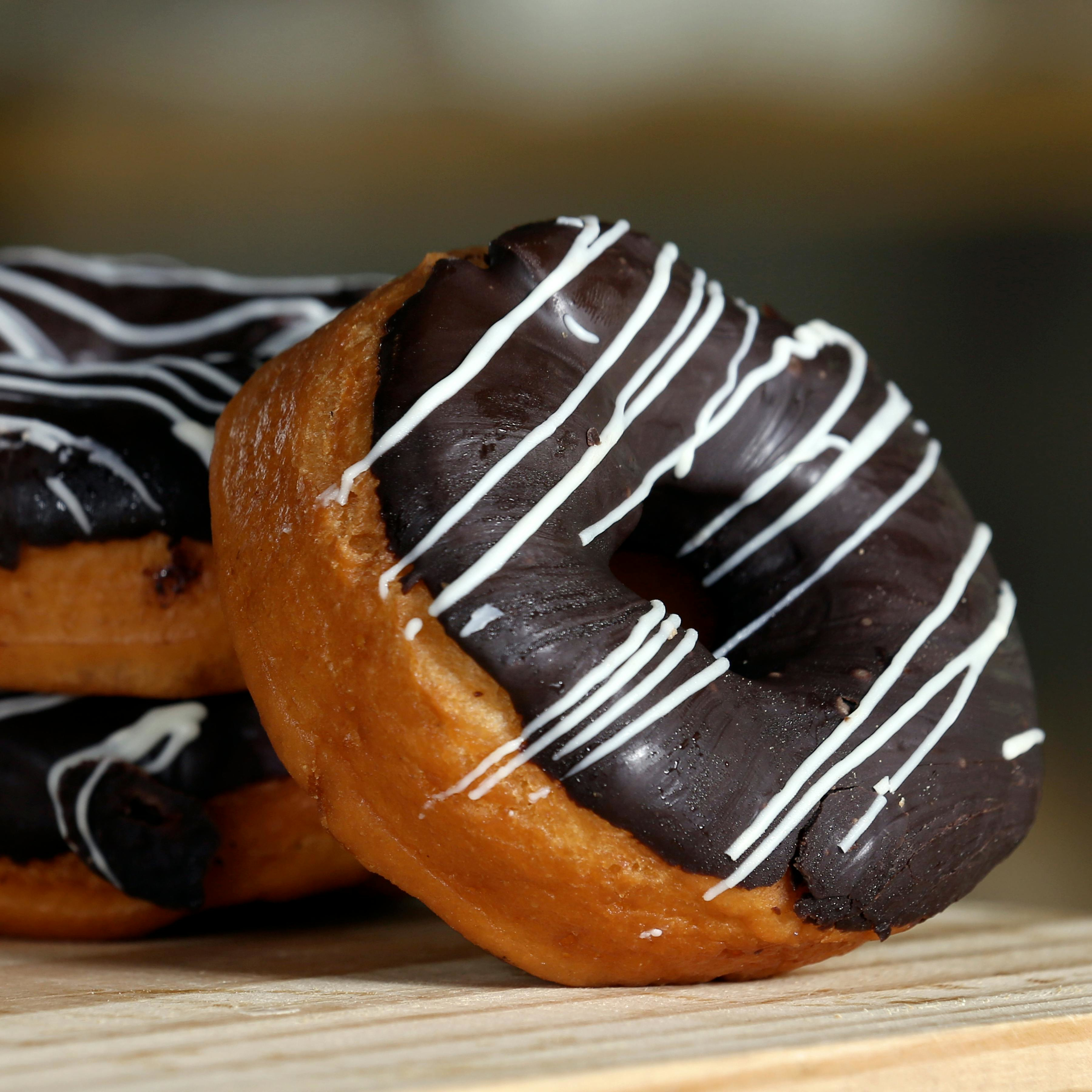 Donuts are a food to avoid to lower your cholesterol.