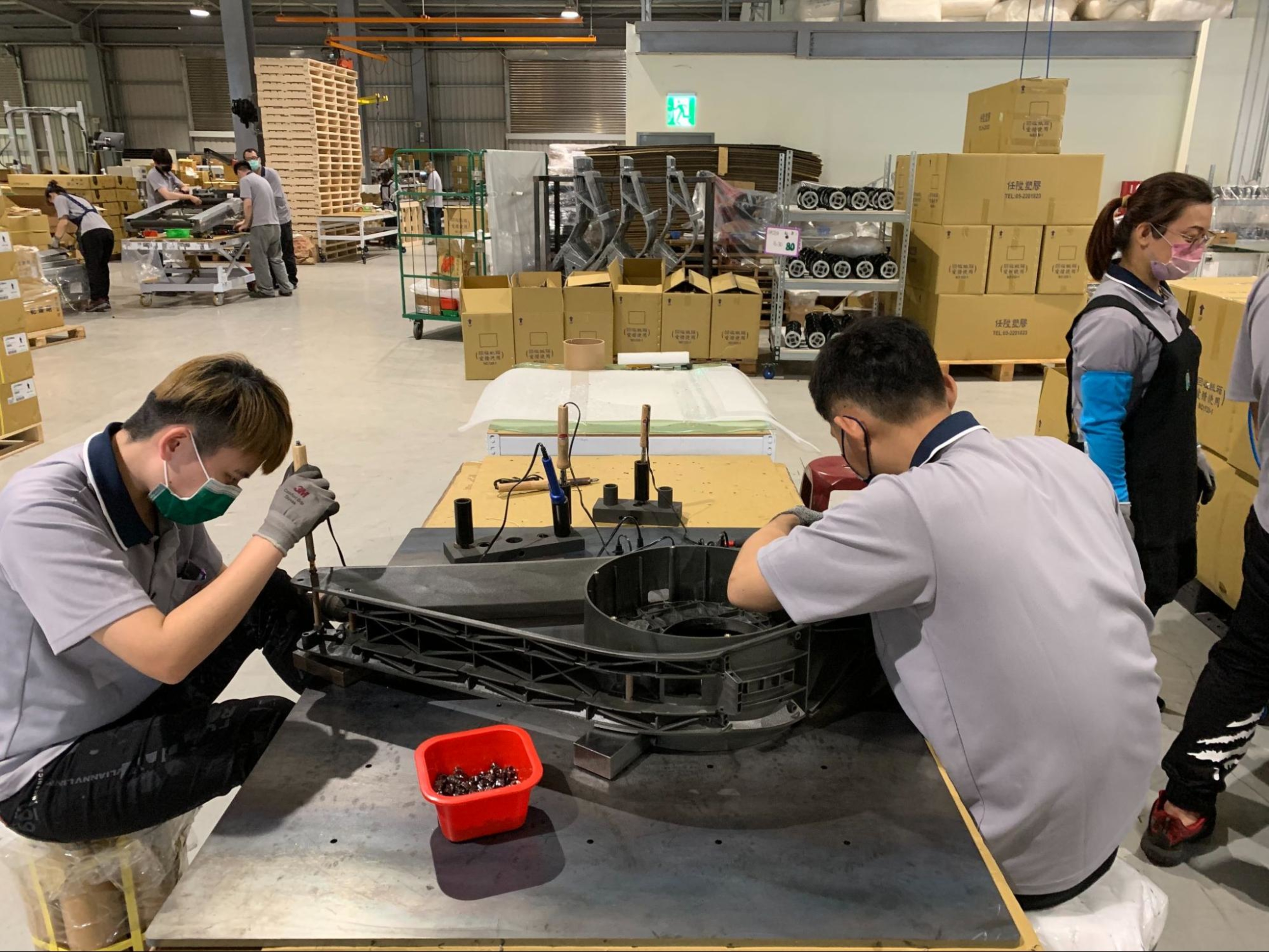 Behind-the-scenes look at how the Hydrow Wave was designed and built.