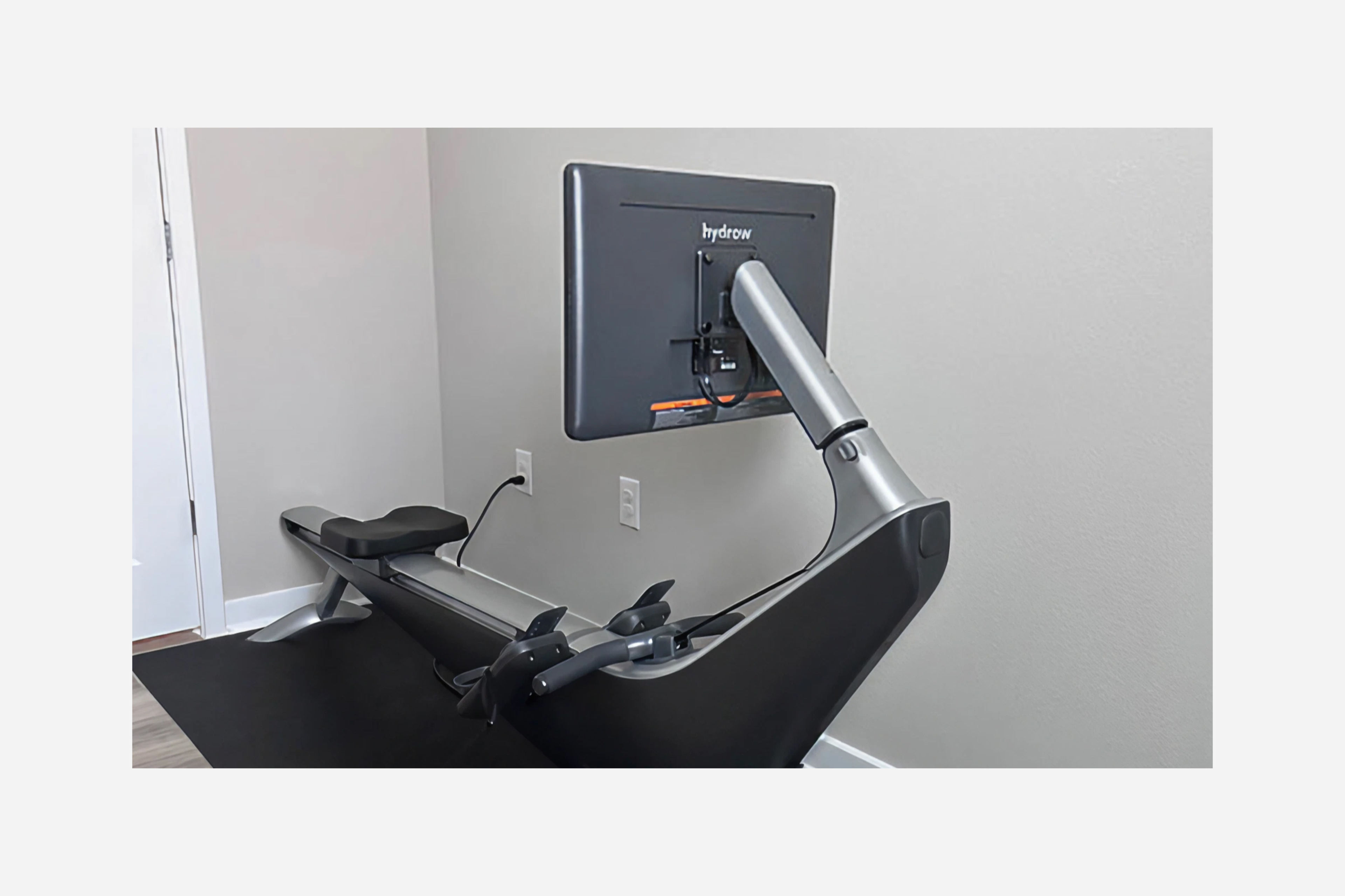Hydrow Member Ericka Simpson's Hydrow rowing machine.