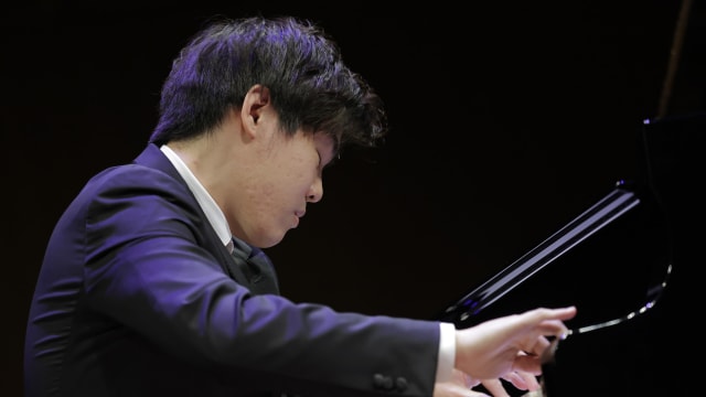 2022 Semifinal Round - Mozart Concerto - Yutong Sun 