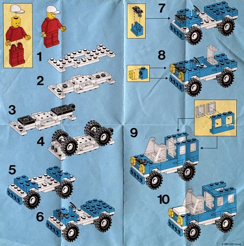First page of the booklet with instructions for building the minifigure and steps 1 to 10