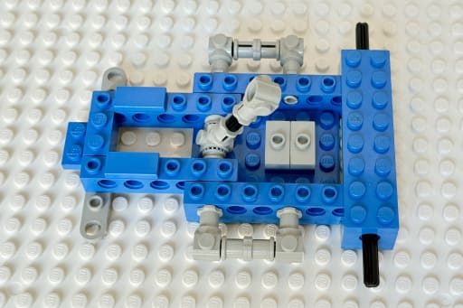 Details on the sides and cover for the back axle added