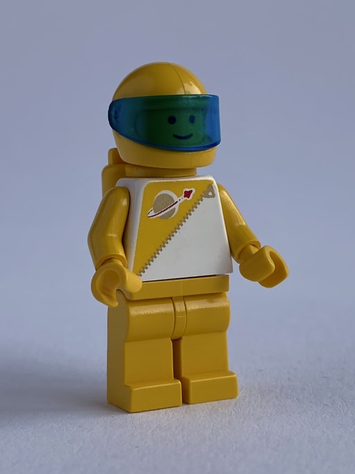 Yellow space minifigure with helmet and visor