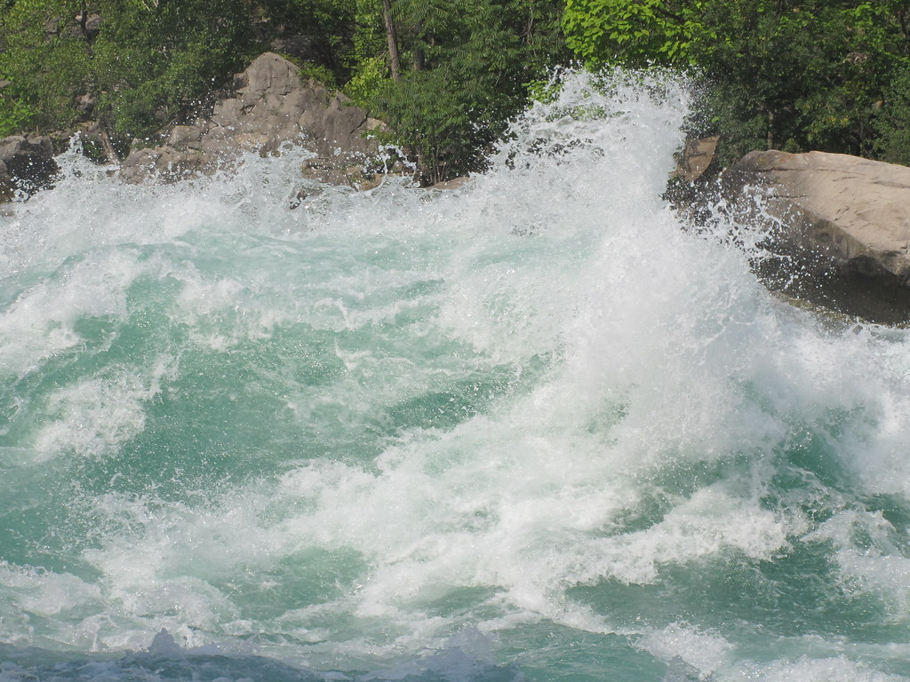 Trails through the Niagara Glen