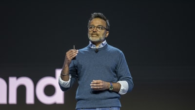 Hyland speaker presenting on content innovation