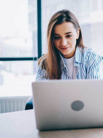 girl using laptop