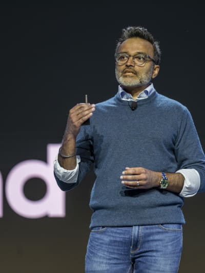 Hyland speaker presenting on content innovation