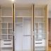 CLOSET CON PUERTAS RANURADAS