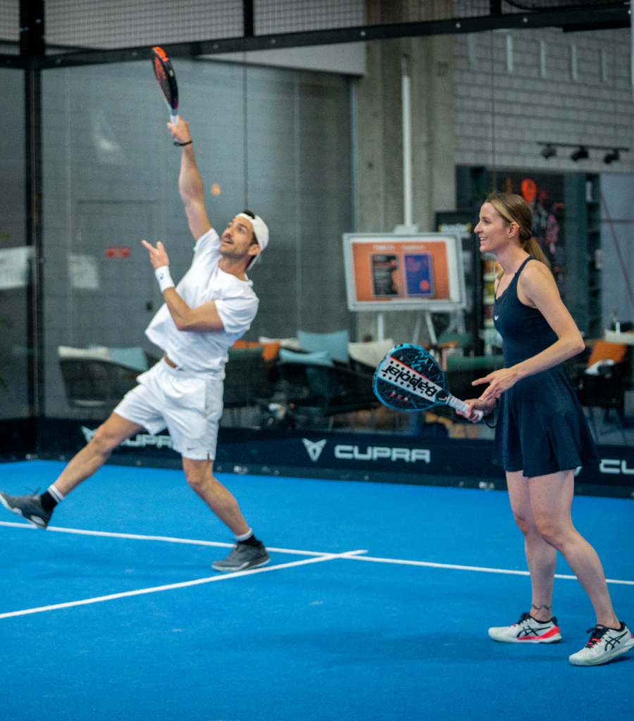 Erlebe Padel, den coolen Bruder von Tennis