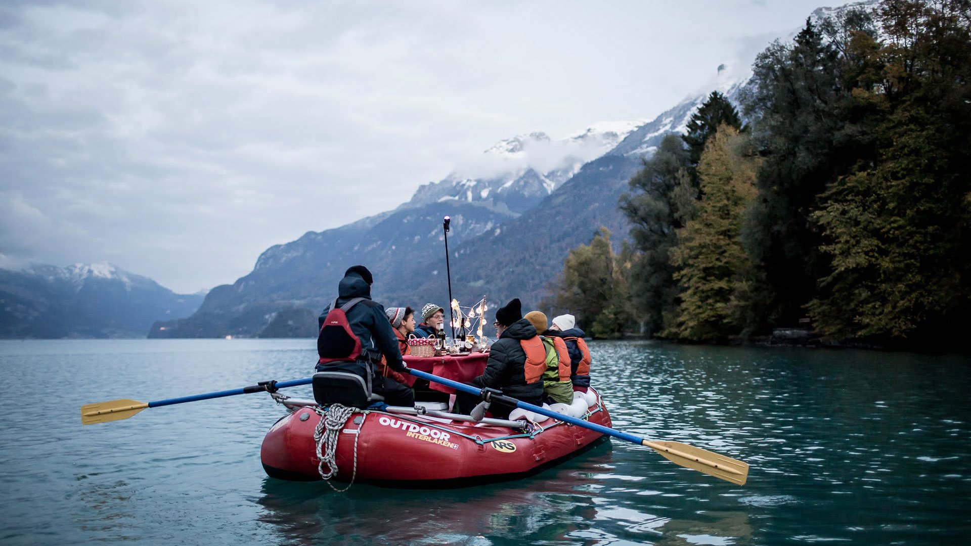 Raclette-Rafting auf dem Schiffskanal