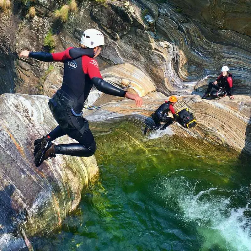 2282_IMAGE_U4FUW80H67_jkwkmp_avz3en Canyoning Maggiatal
