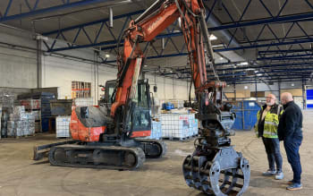 Avfallshåndtering hos Stena Recycling: Sorteringsmaskinen Kubota KX080-4@2PGL