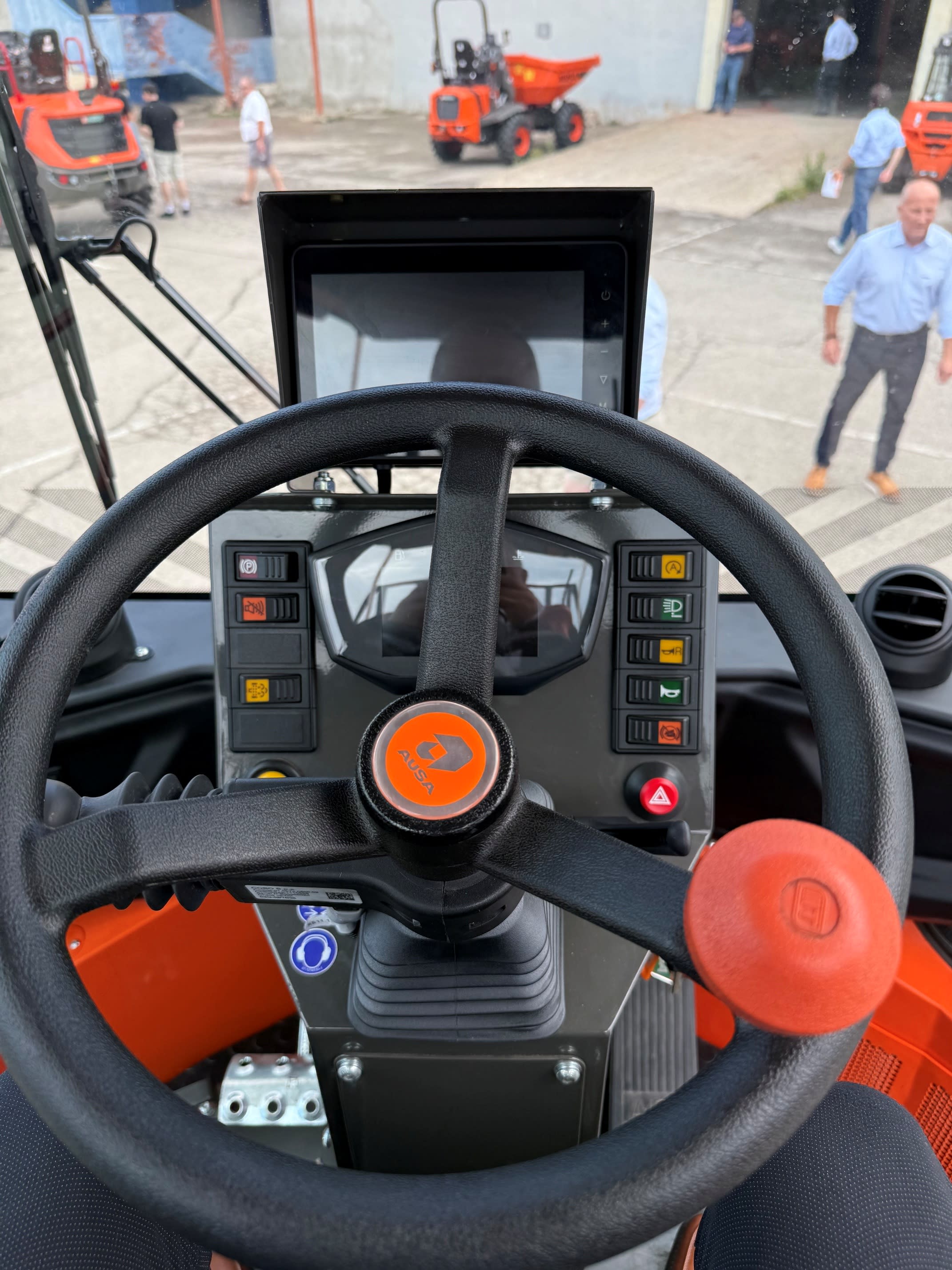 AUSA Dumper i terreng
