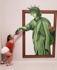 City Sightseeing Hollywood & Museum of Illusions (package)