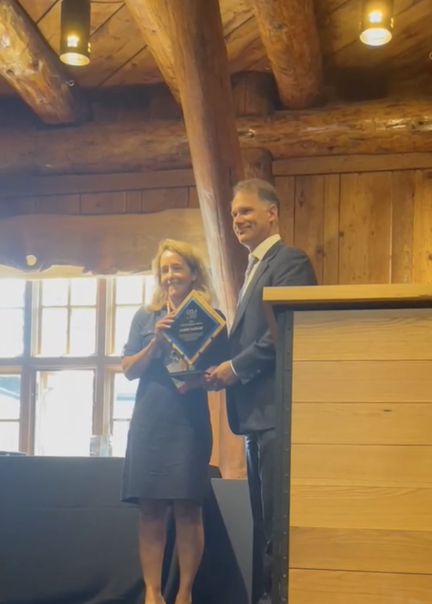 Oregon Personal Injury Lawyer Aaron DeShaw Receives OTLA Presidential Award