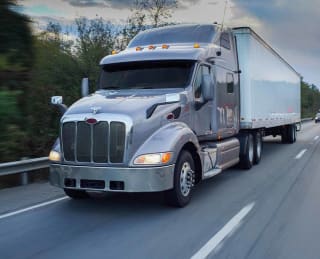 How Bobtailing Causes Truck Accidents