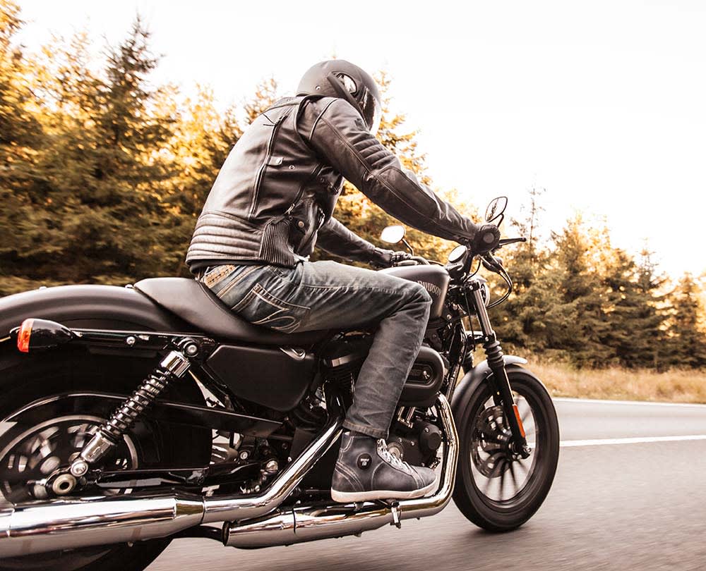 6 Motorcycle Safety Tips for Two-wheel Travelers