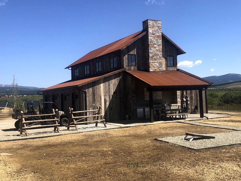 2 Bedroom - 2 Bath Luxury Barn