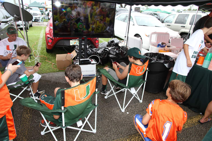 UM Tailgate 2013 – Image 70